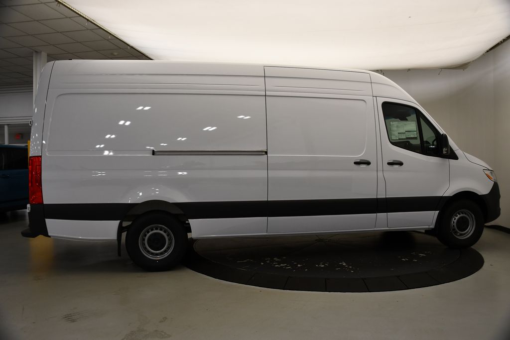 2025 Mercedes-Benz Sprinter 2500 6