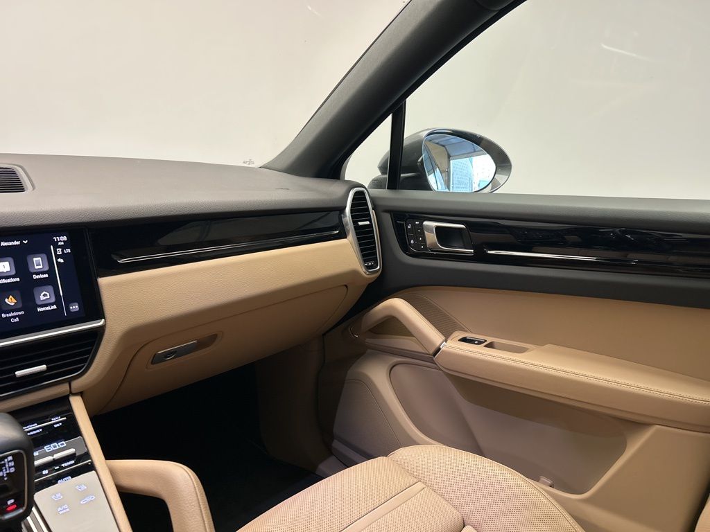 Thumbnail: 2023 Porsche  - 25