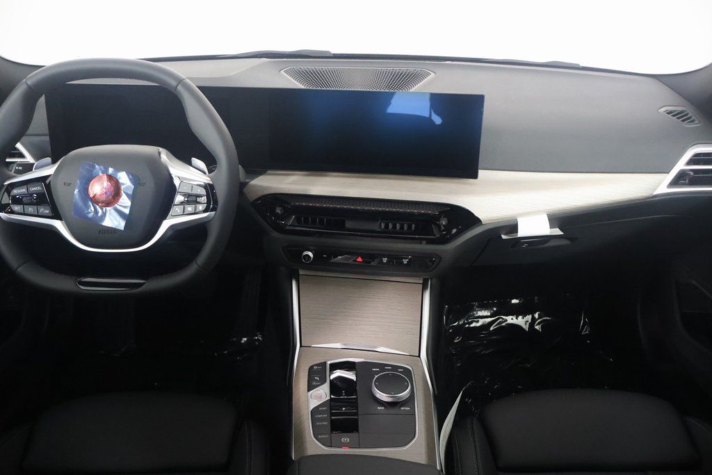 Thumbnail: 2025 BMW 3 Series - 4