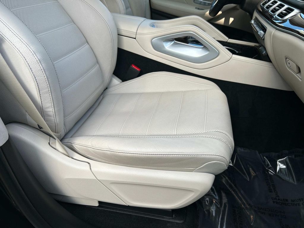 Thumbnail: 2022 Mercedes-Benz GLS - 22