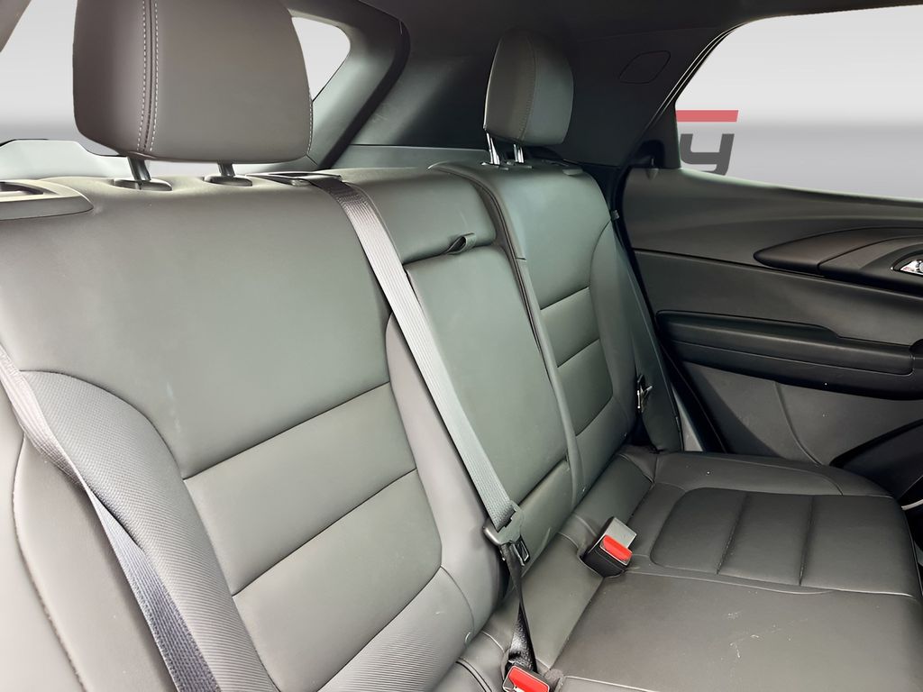 Used 2024 Gray Chevrolet ACTIV image 25