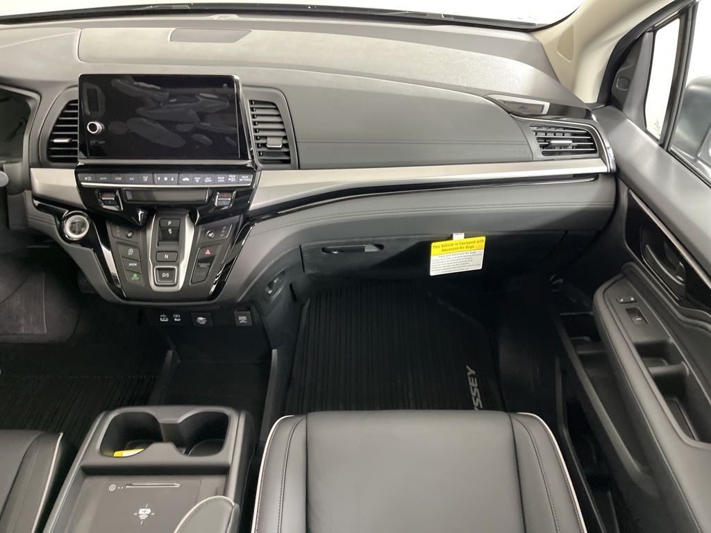 2025 Honda Odyssey Touring 17
