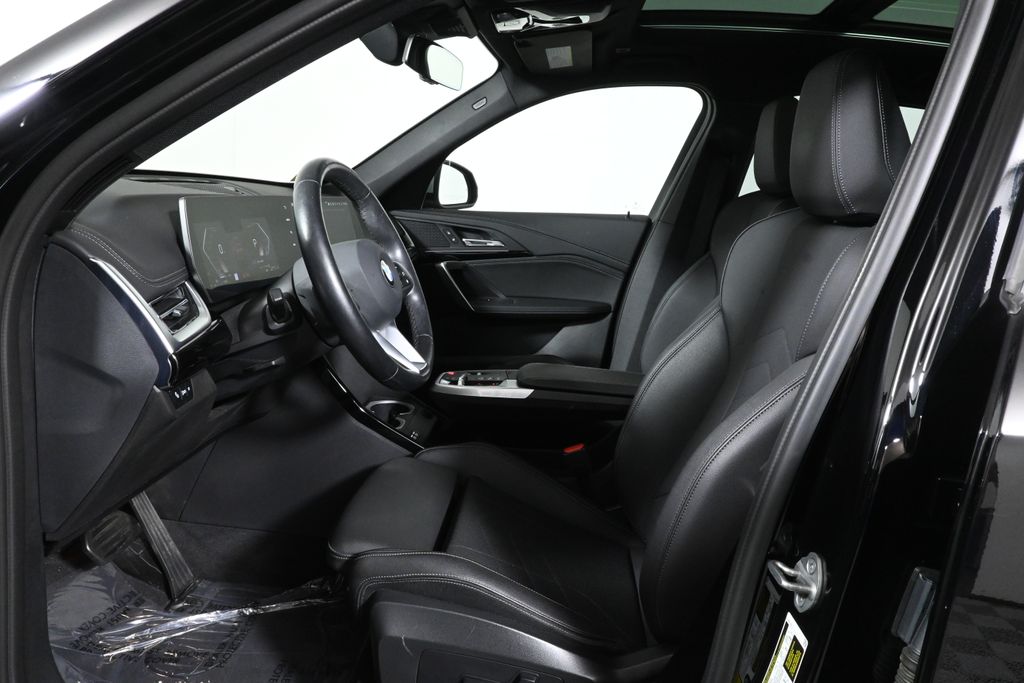 Thumbnail: 2023 BMW X1 - 3