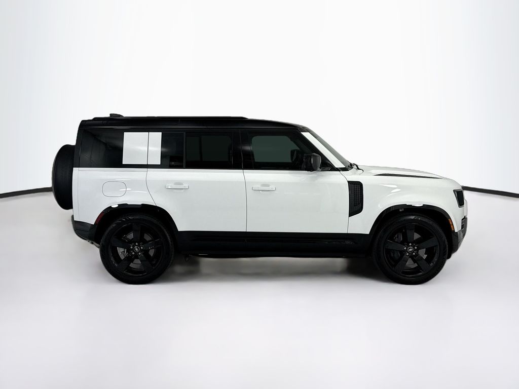 Thumbnail: 2025 Land Rover Defender - 4