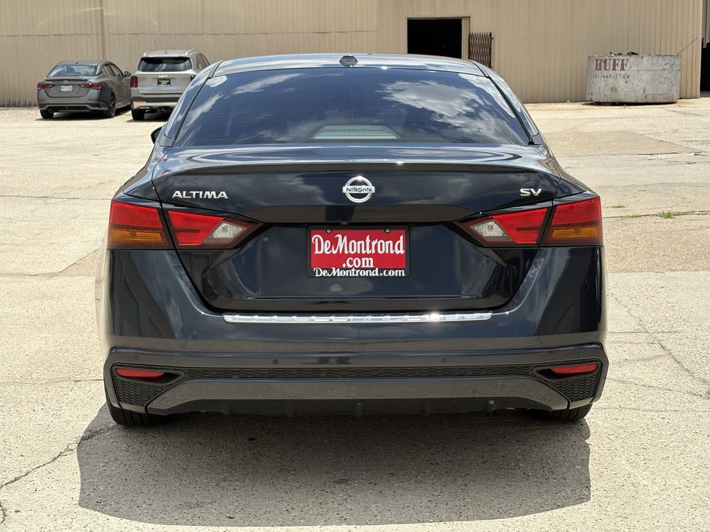2022 Nissan Altima 2.5 SV Blue at Gullo Toyota