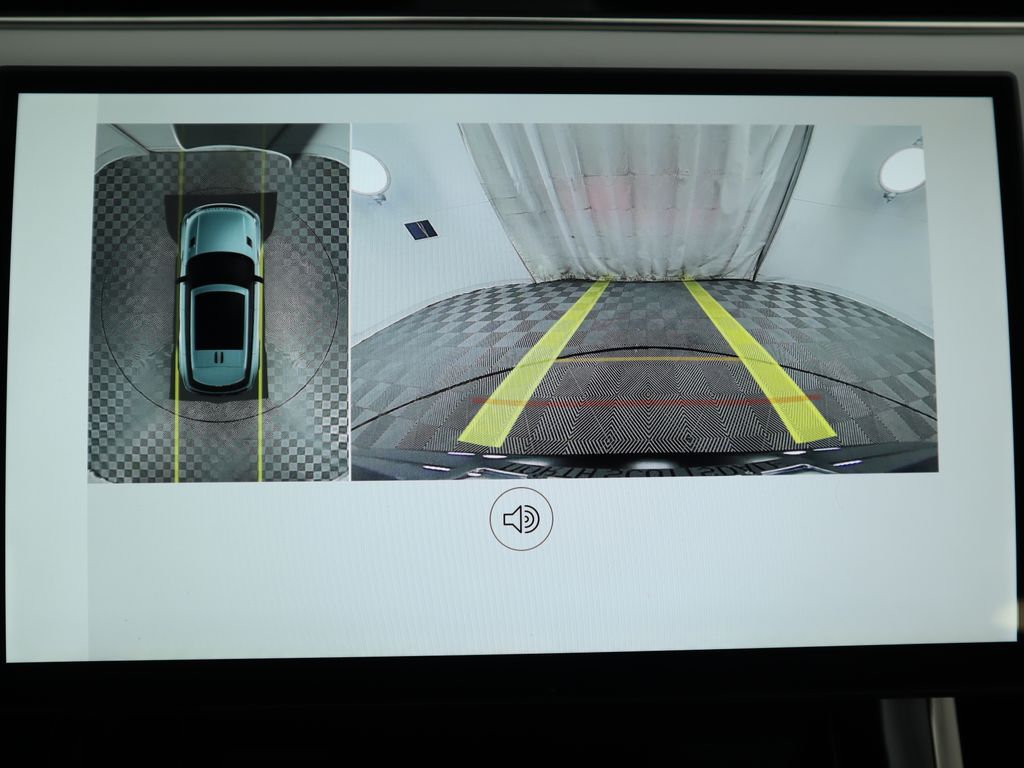 Thumbnail: 2025 Land Rover Range Rover Sport - 16