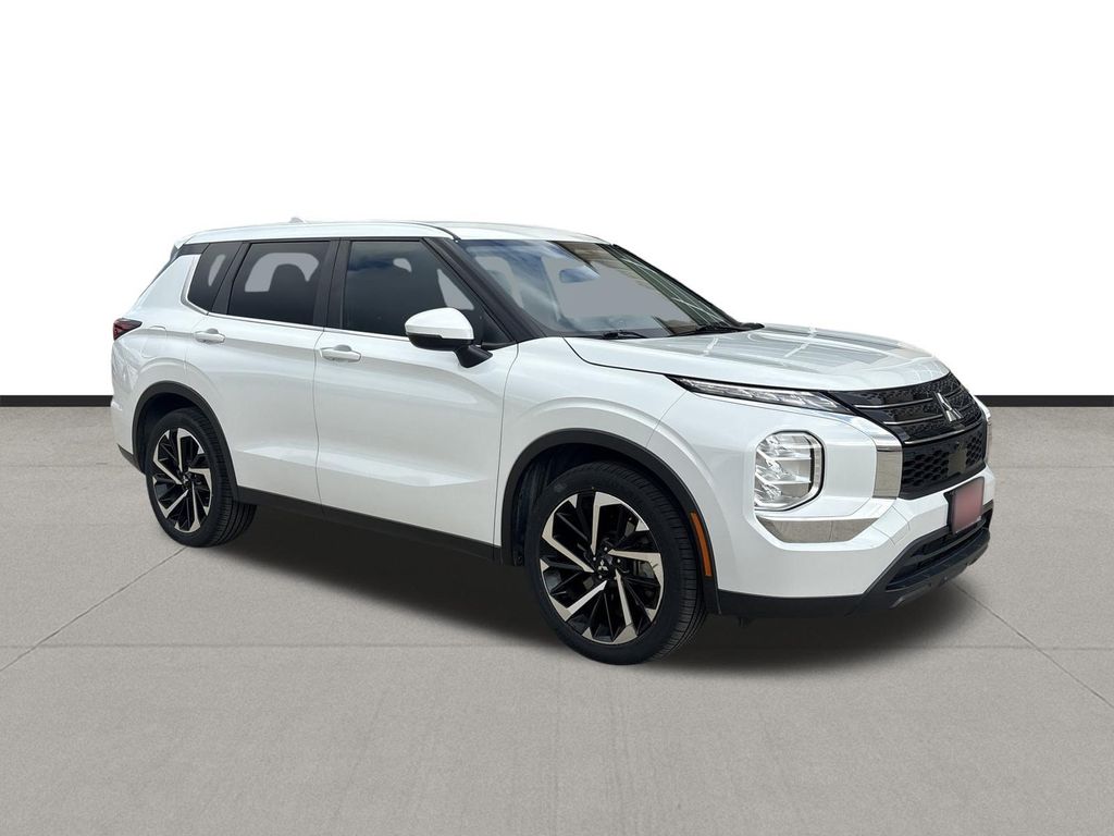 2022 Mitsubishi Outlander ES  at Community Toyota