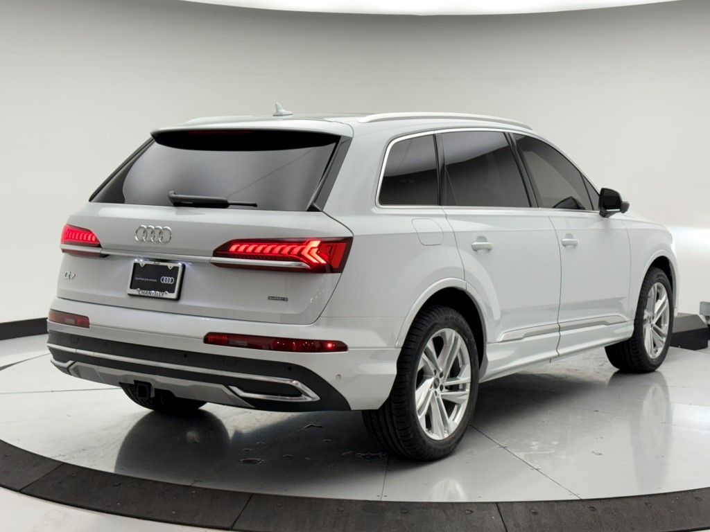 Thumbnail: 2023 Audi Q7 - 10