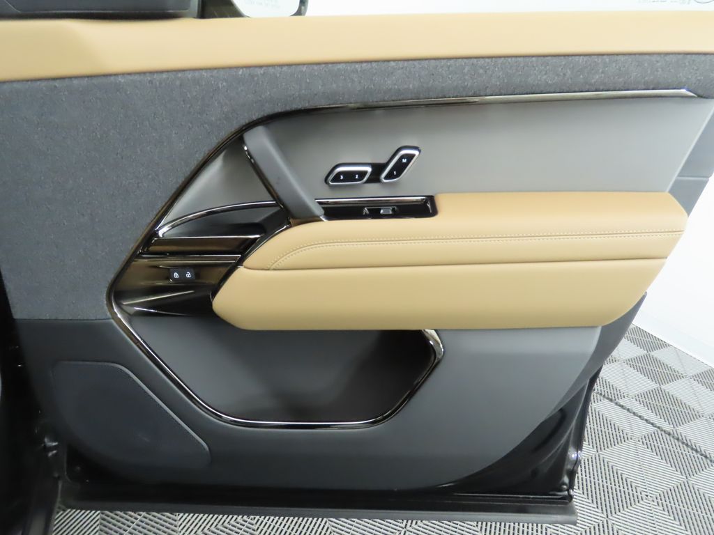 2025 Land Rover Range Rover Sport SE 27