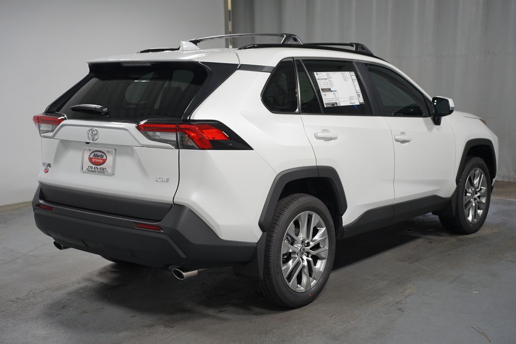 2025 Toyota RAV4 XLE Premium 8