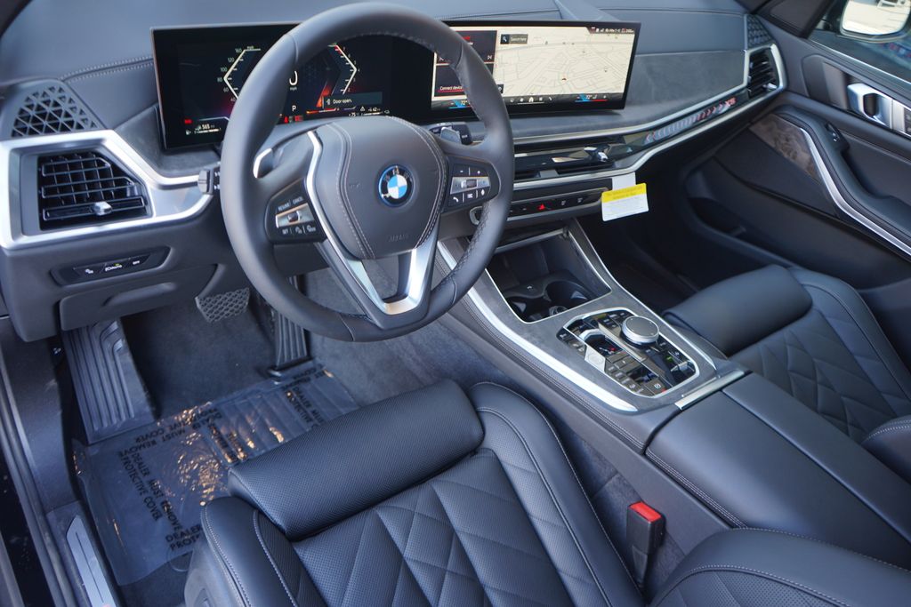 2025 BMW X5 xDrive50e 11