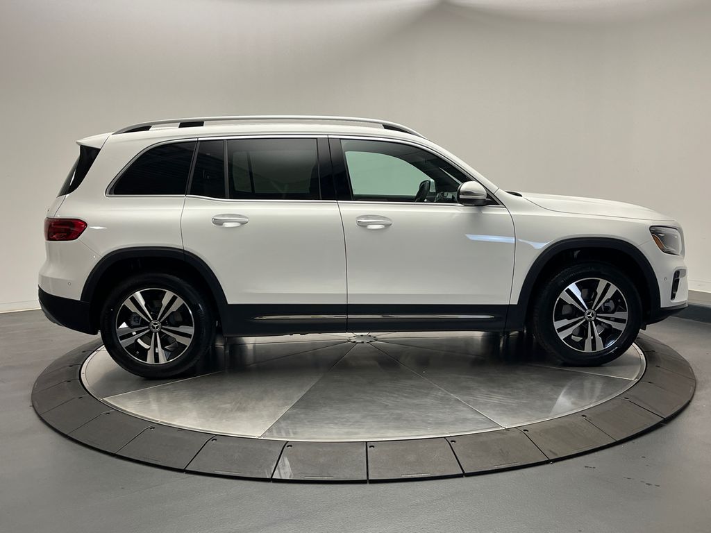 2025 Mercedes-Benz GLB 250 8