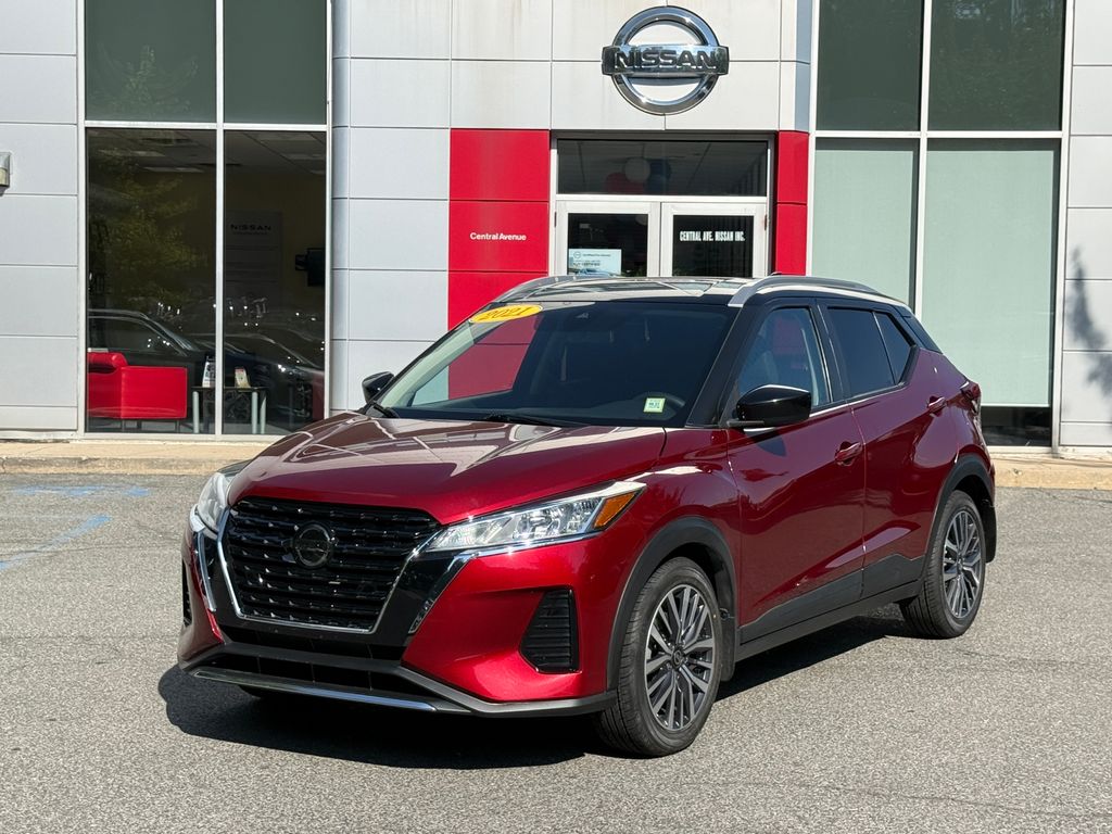 Red (Scarlet Ember Tintcoat/Super Black) 2021 Nissan Kicks SUV / Crossover Front-Wheel Drive Continuously Variable Transmission
