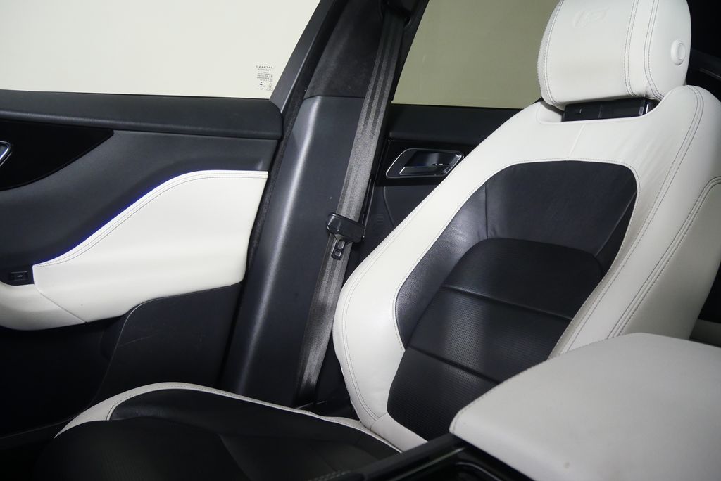 Thumbnail: 2019 Jaguar F-Pace - 25