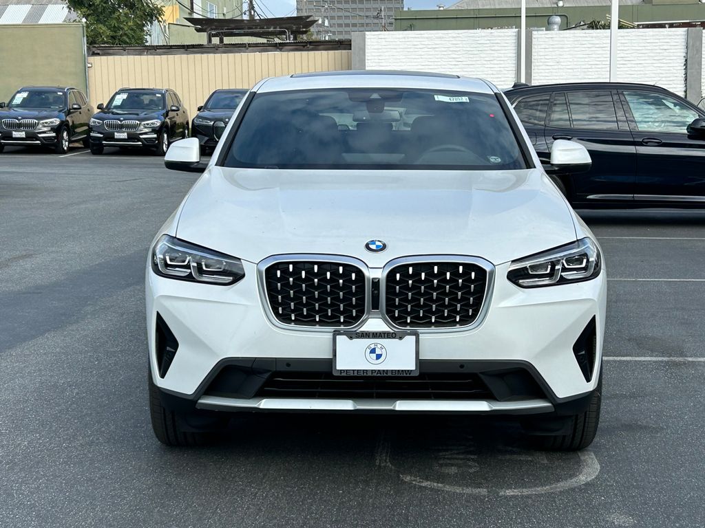 2025 BMW X4 xDrive30i 8