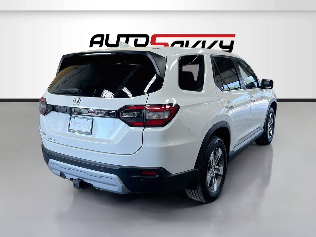 Used 2025 White Honda EX-L image 7