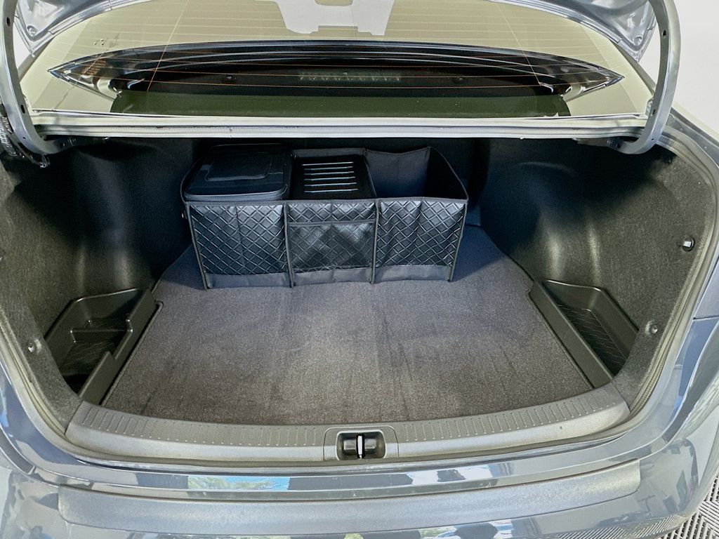 Thumbnail: 2025 Toyota Corolla - 26