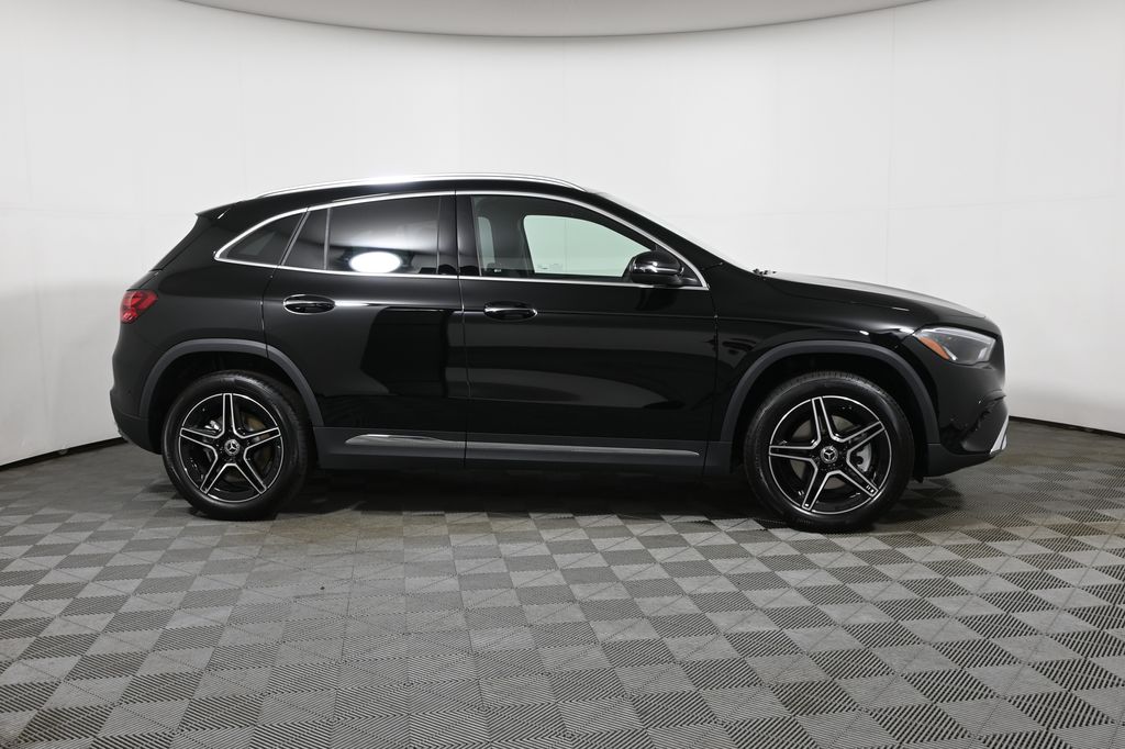 Thumbnail: 2026 Mercedes-Benz GLA - 8