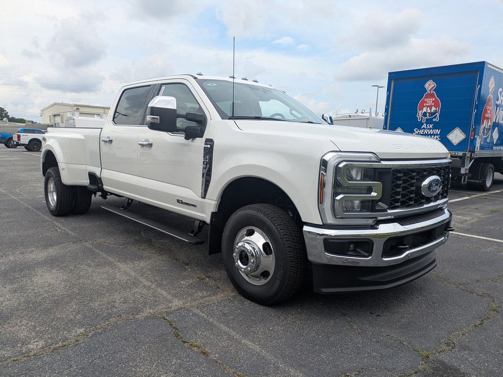 2026 Ford F-350 Super Duty LARIAT