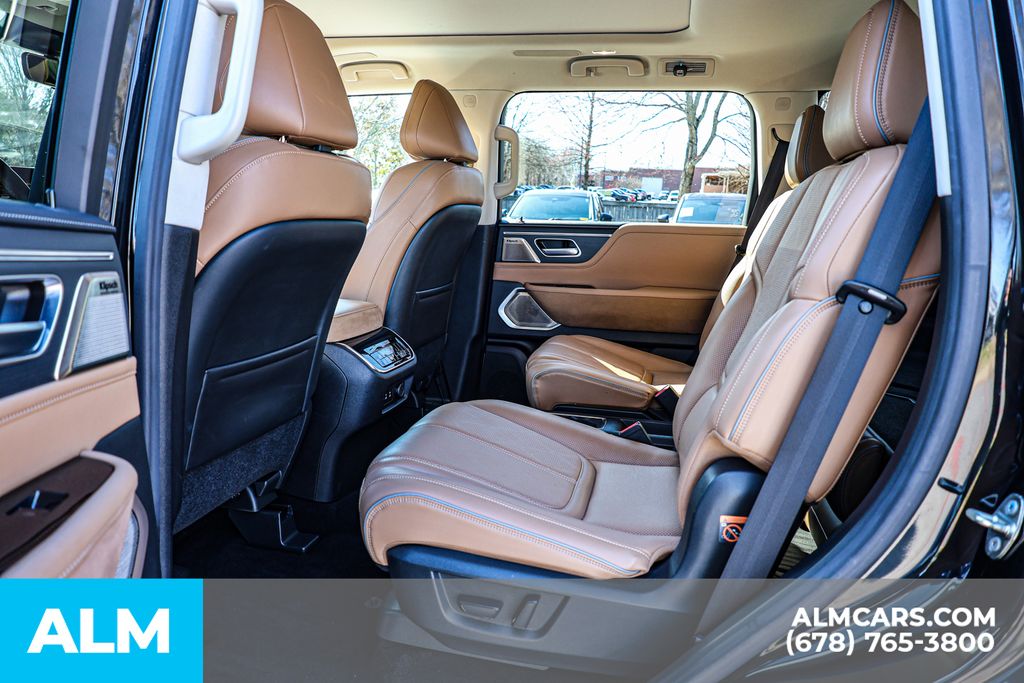 Used 2025 Black INFINITI SENSORY image 19
