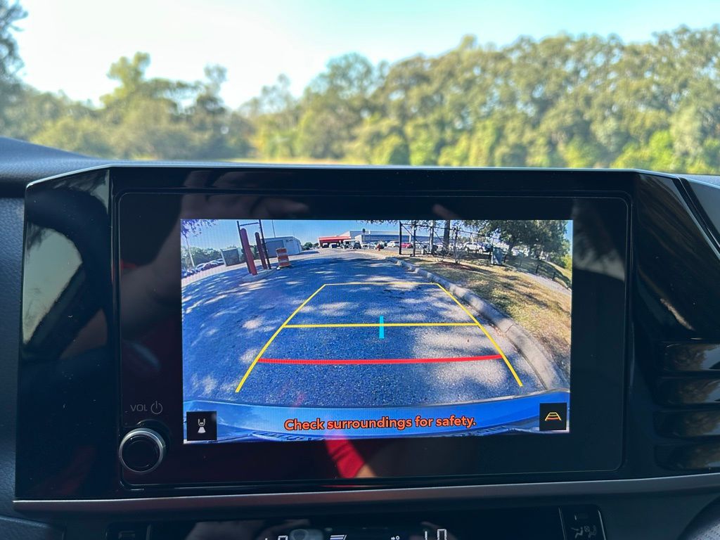 Thumbnail: 2025 Toyota Camry - 24