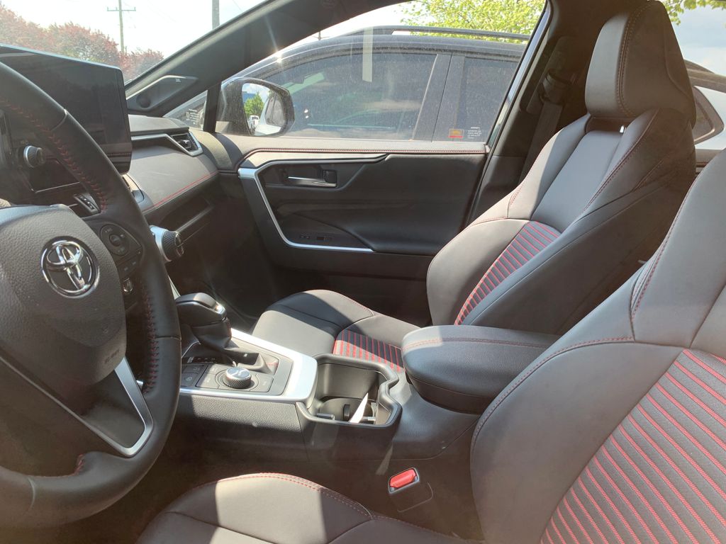 Thumbnail: 2025 Toyota RAV4 - 8