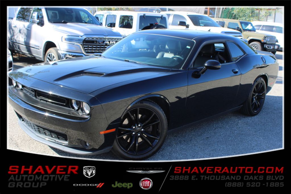 Pitch Black Clearcoat 2016 Dodge Challenger Coupe Rear-Wheel Drive 8-Speed Automatic