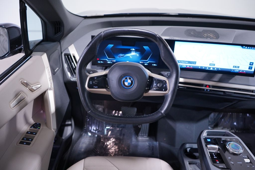 Thumbnail: 2024 BMW iX - 10