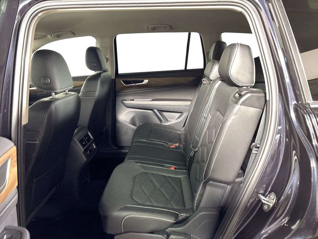 2025 Volkswagen Atlas 2.0T SE