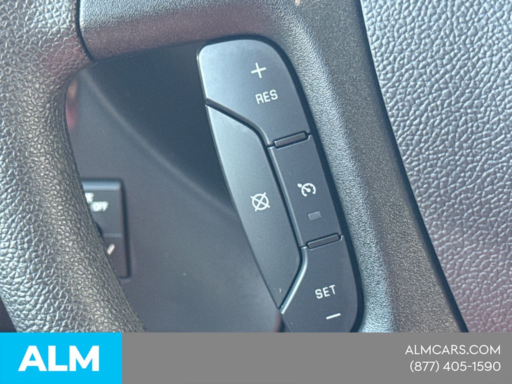 Used 2025 White Chevrolet LT image 25