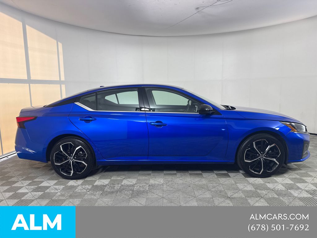 Used 2025 Blue Nissan 2.5 SR image 5