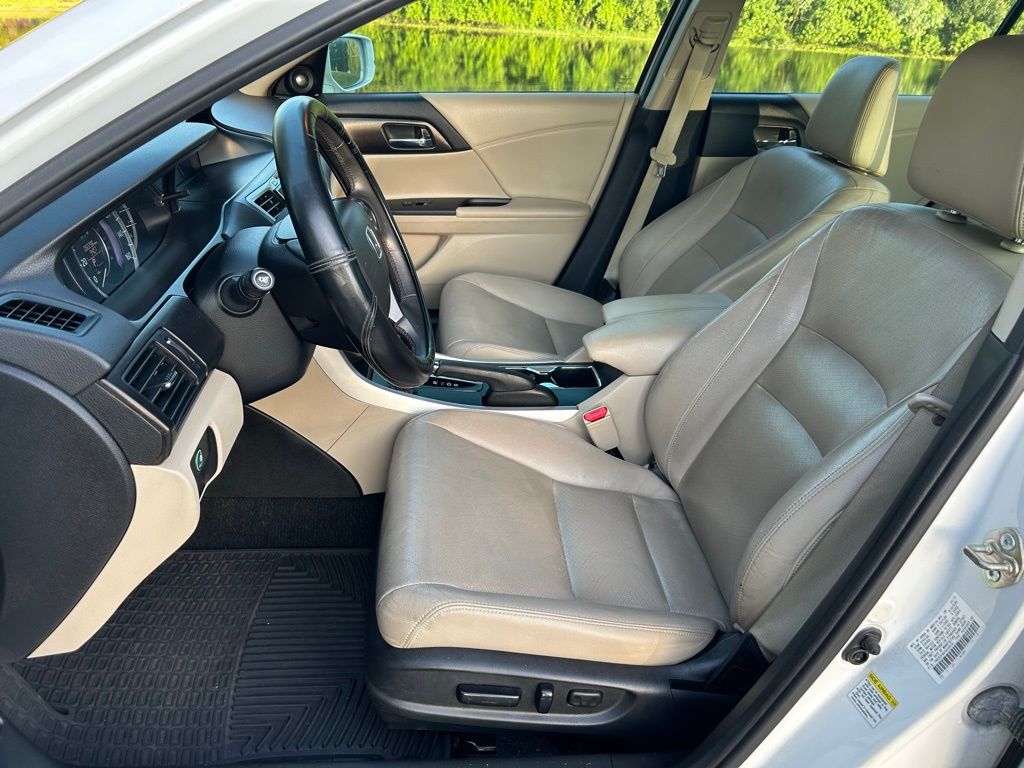 Thumbnail: 2015 Honda Accord - 14