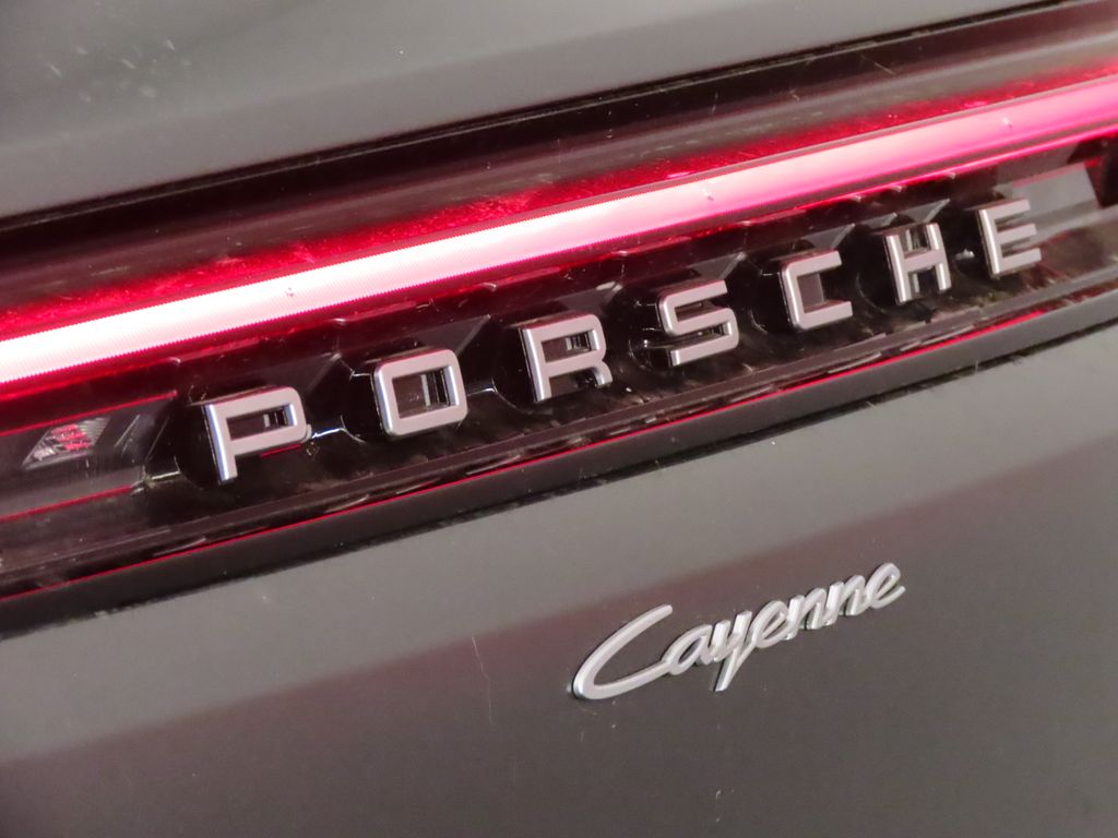 Thumbnail: 2026 Porsche Cayenne - 12