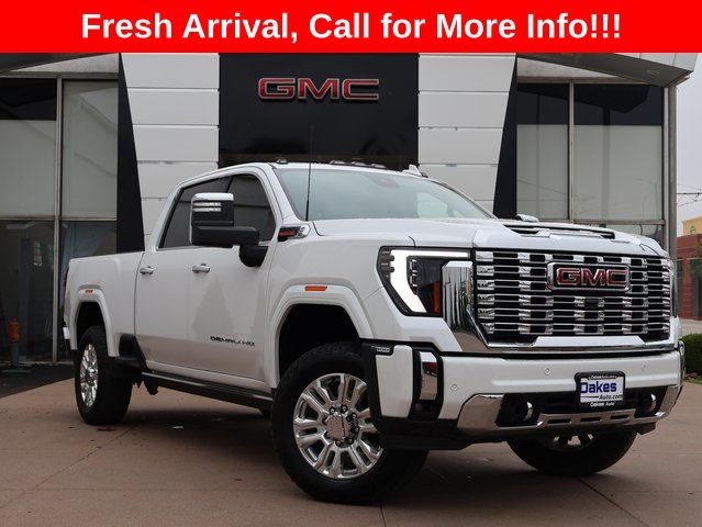 White Frost Tricoat 2024 GMC Sierra 2500HD Denali Crew Cab 4WD Pickup Truck Four-Wheel Drive Automatic