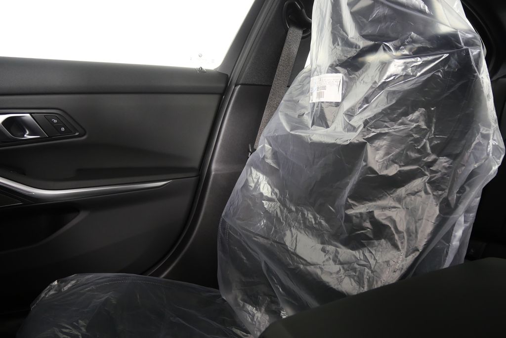 Thumbnail: 2026 BMW 3 Series - 24