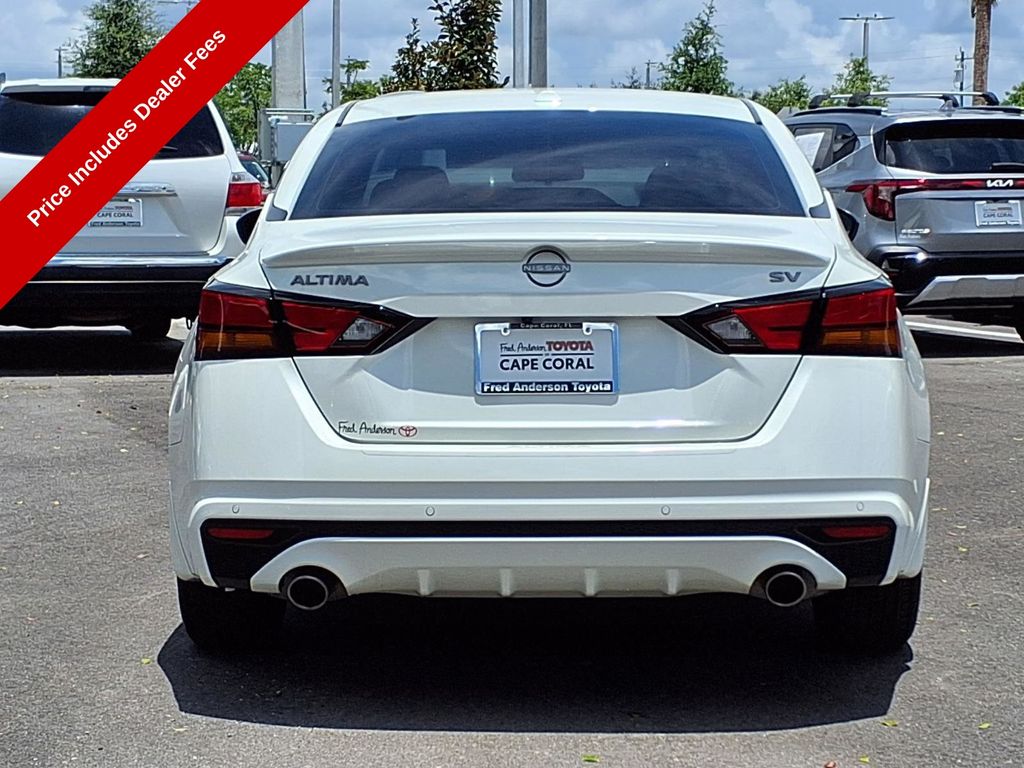 Used 2024 Nissan Altima Sedan