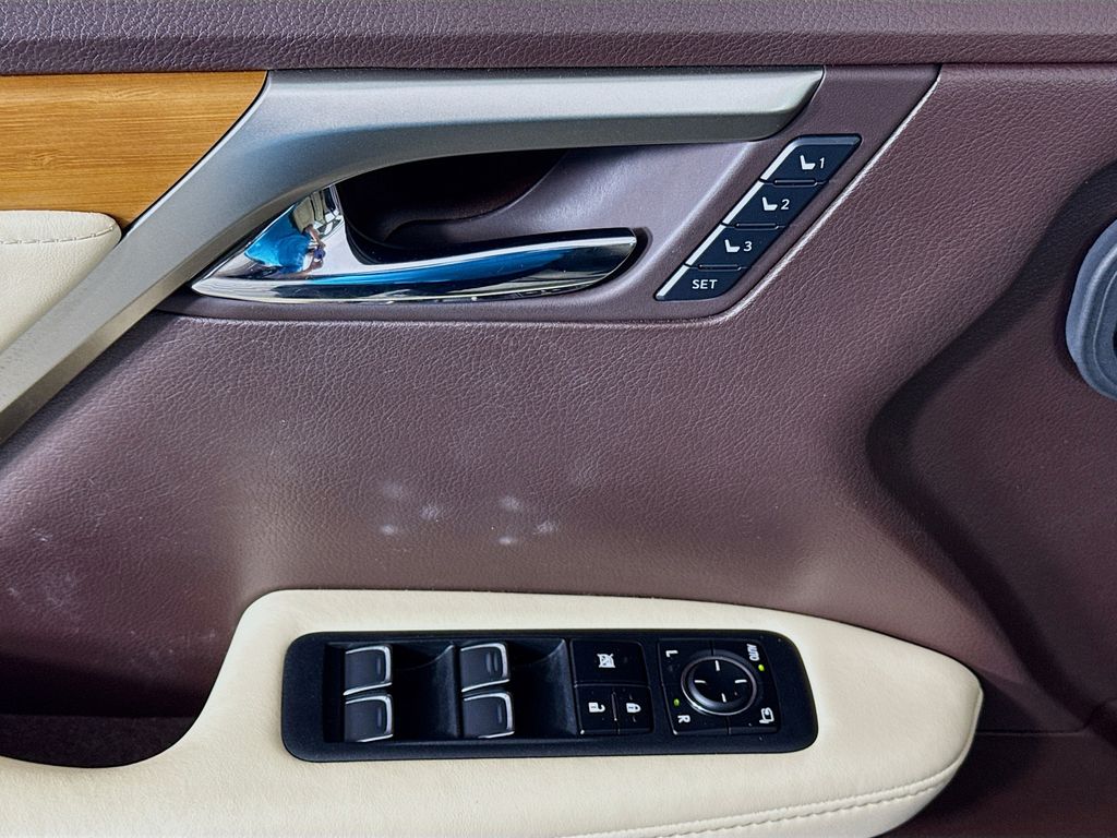 Thumbnail: 2020 Lexus RX - 18