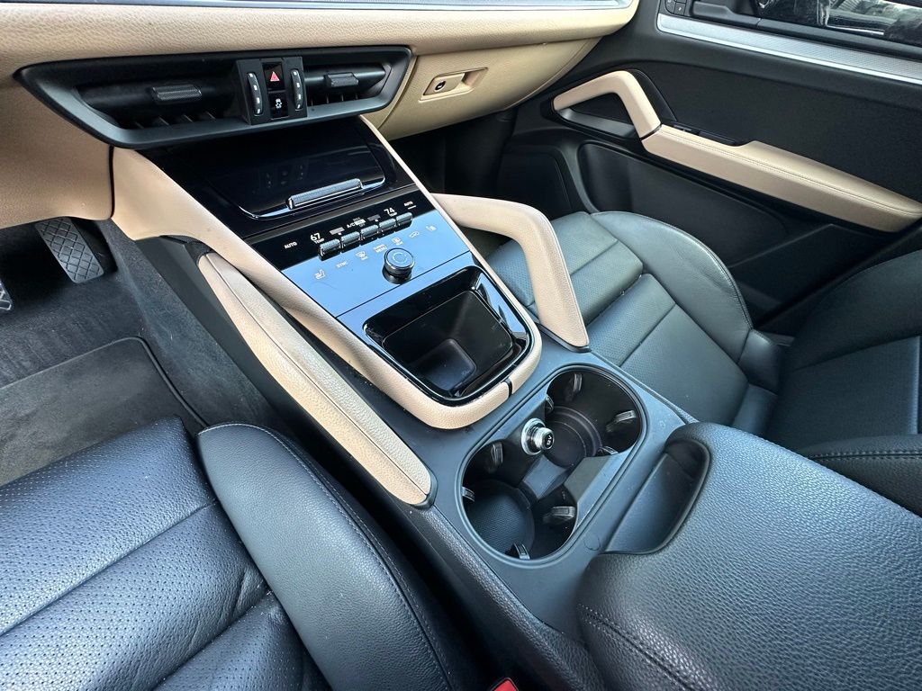 Thumbnail: 2024 Porsche Cayenne - 26