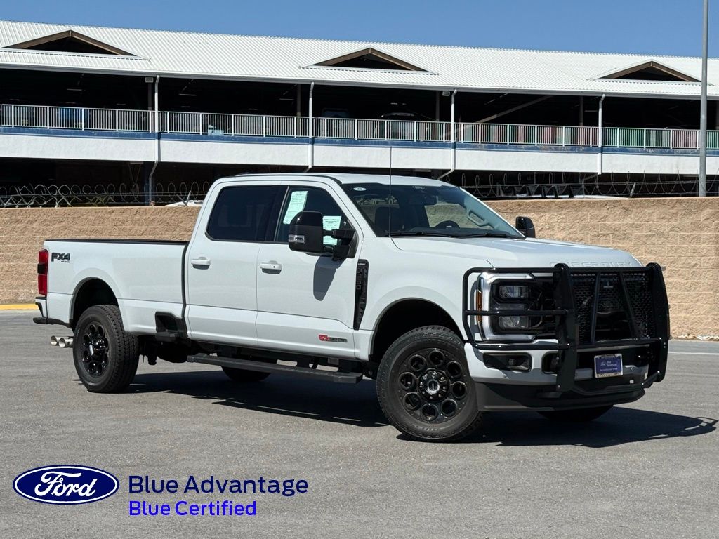 2025 Ford F-350 Super Duty Lariat Crew Cab 4WD
