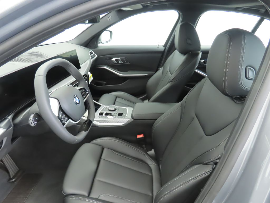 Thumbnail: 2026 BMW 3 Series - 18