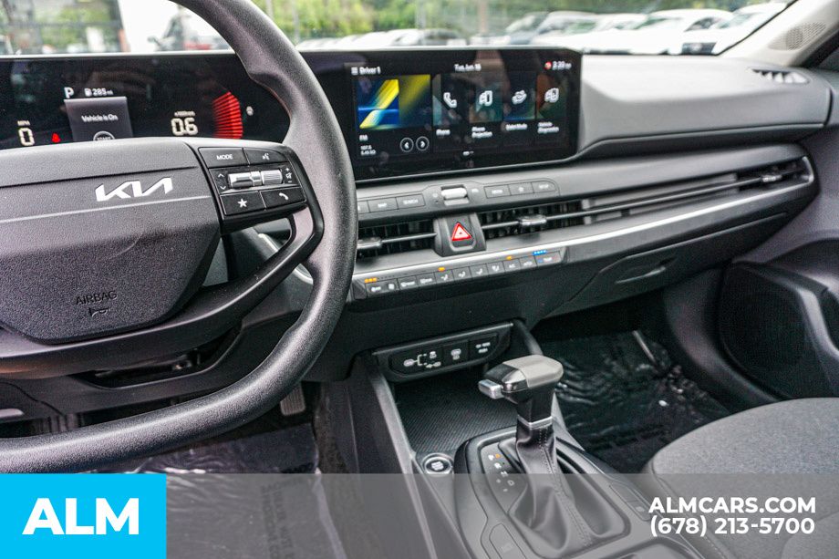 Used 2025 Blue Kia LXS image 32