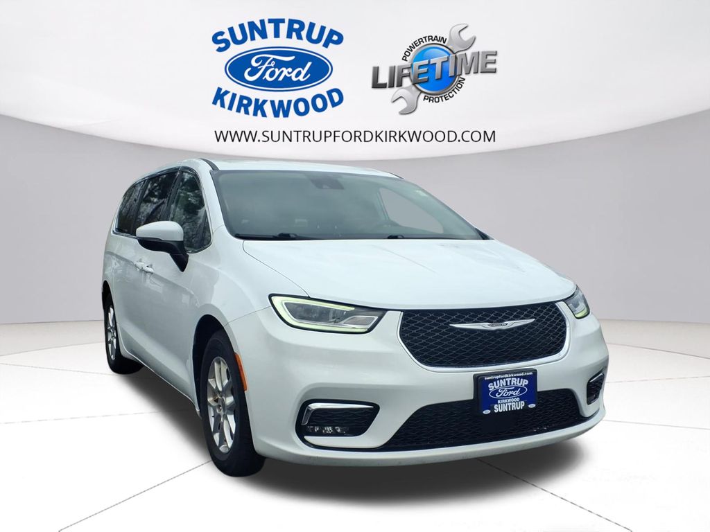 2023 Chrysler Pacifica Touring L FWD