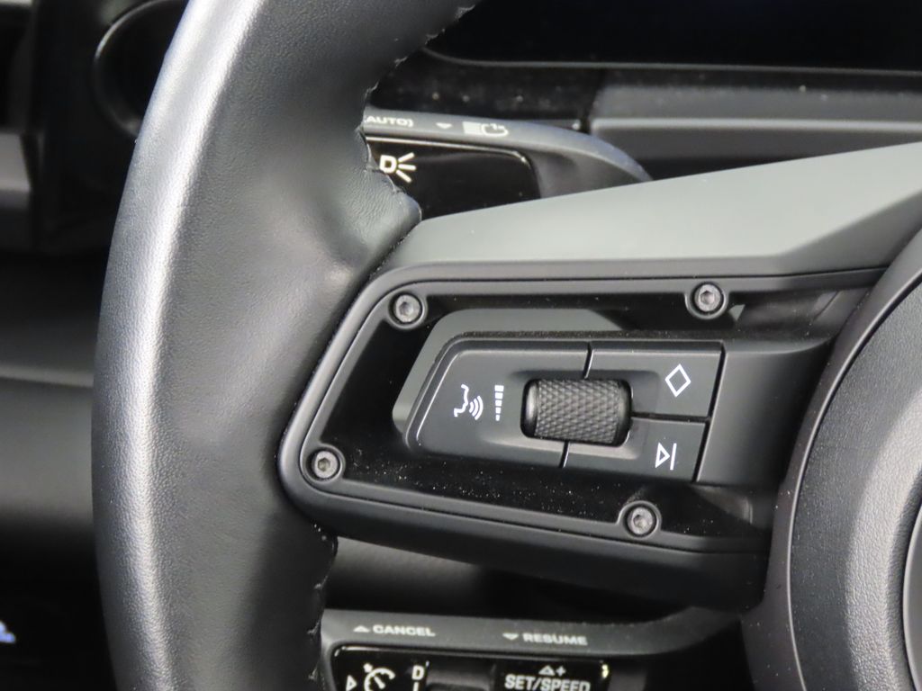 Thumbnail: 2024 Porsche Macan - 19