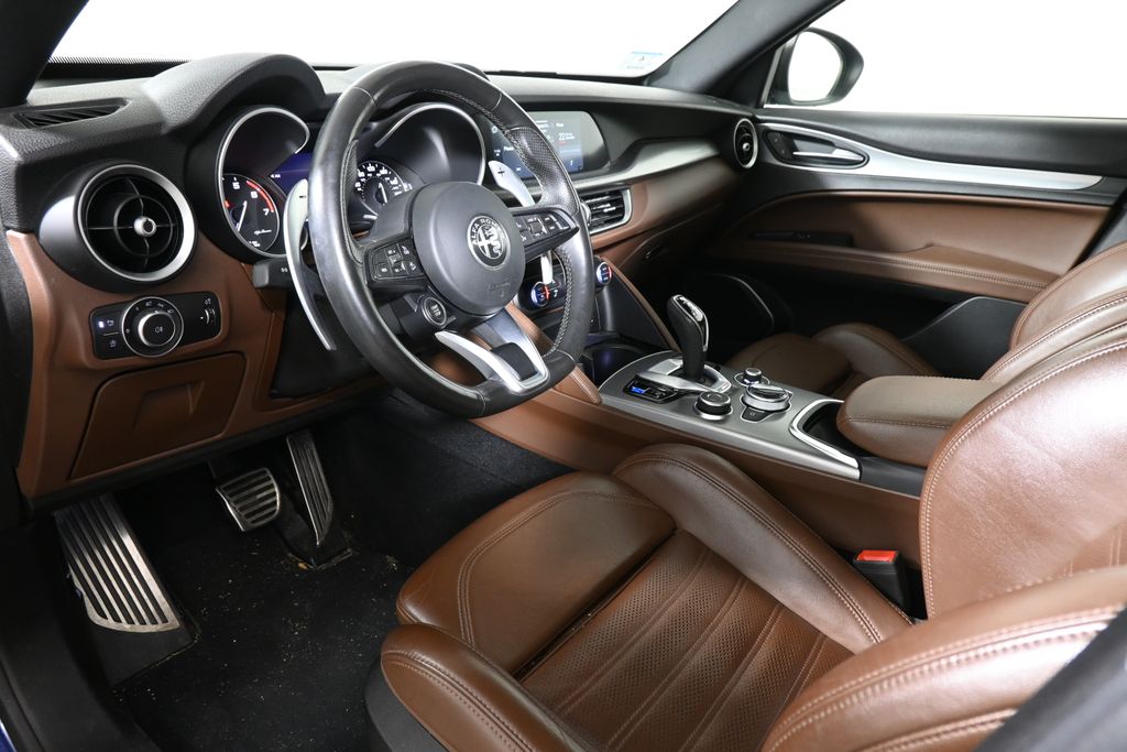 Thumbnail: 2020 Alfa Romeo Stelvio - 4