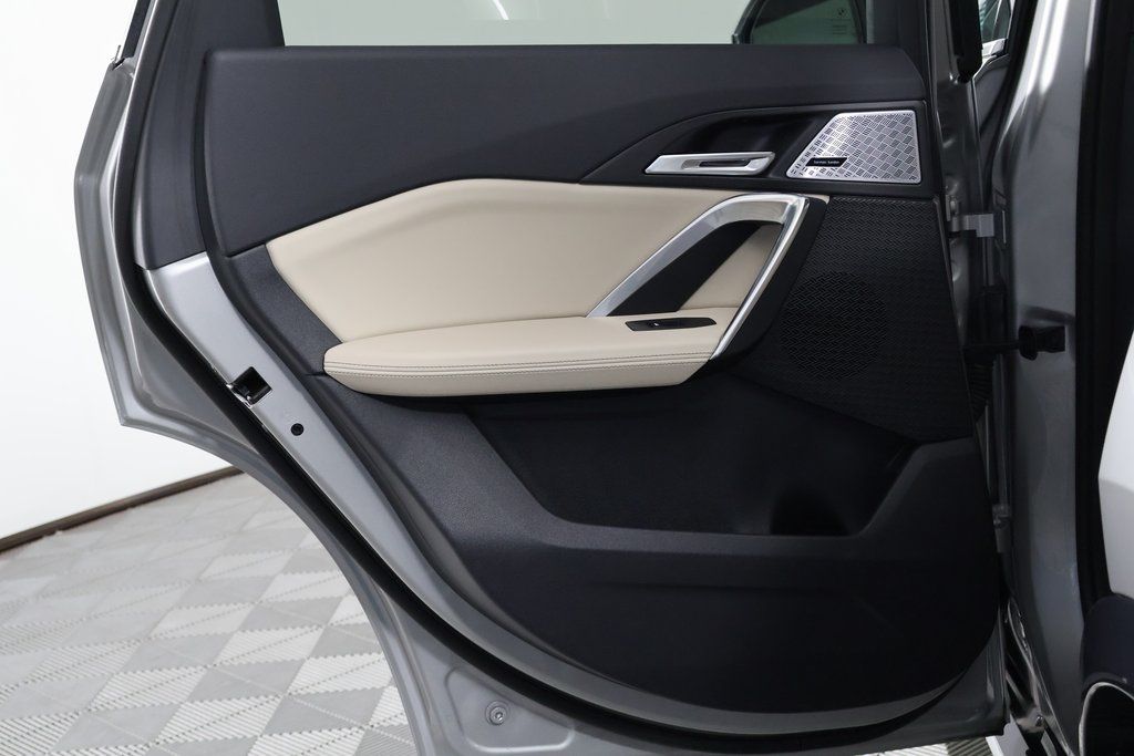 Thumbnail: 2025 BMW X1 - 13