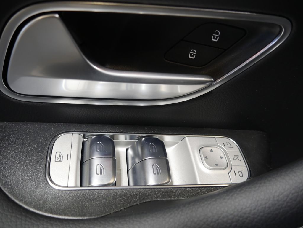 Thumbnail: 2026 Mercedes-Benz GLE - 18