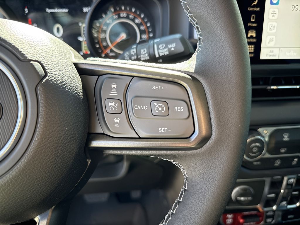 2026 Jeep Wrangler Rubicon White/off-white at Mac Haik CDJR North Houston