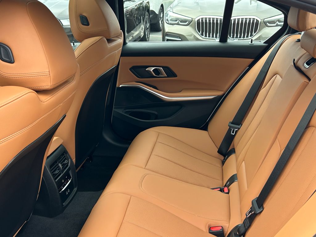 Thumbnail: 2024 BMW 3 Series - 30