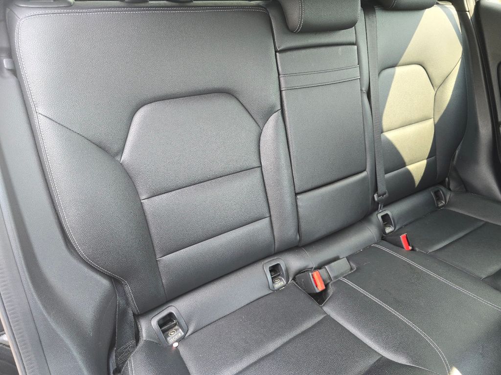 Used 2020  Mercedes-Benz GLA 250 image 18