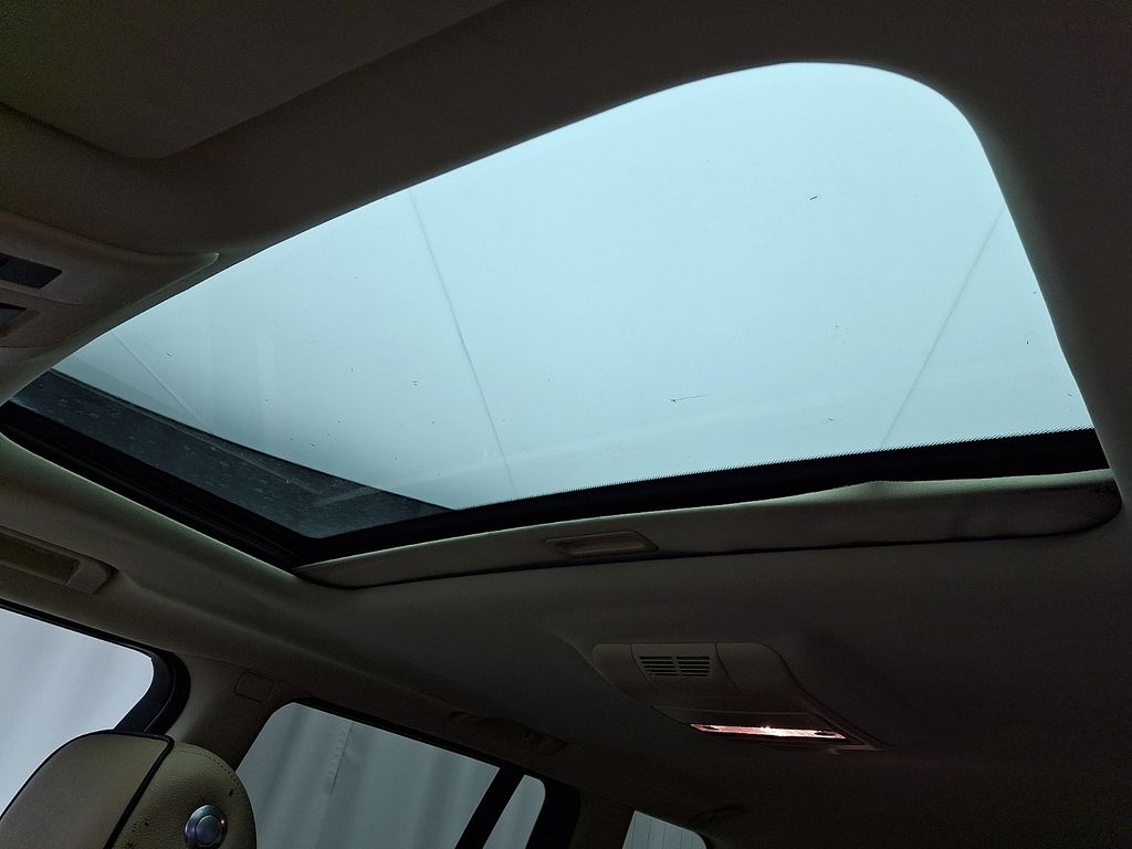 Thumbnail: 2011 Land Rover Range Rover - 15